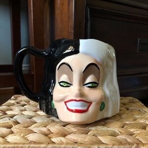 Bioworld Disney Villains: Cruella de Vil sculpture ceramic mug